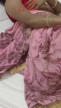 Hintli ateşli desi yenge evde tek başına mastürbasyon yapıyor