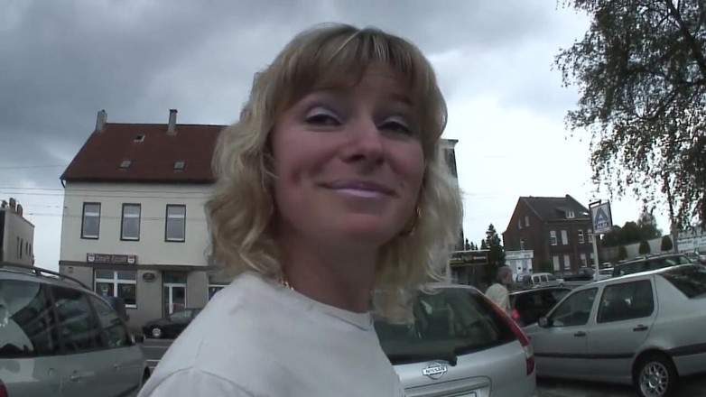 Sextermedia by Pete: Amateur, a bit older slut masturbates in pantyhose