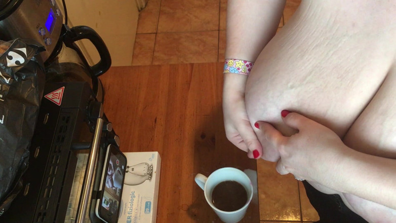Roxanne Miller: Latte nel caffè - fascio poV