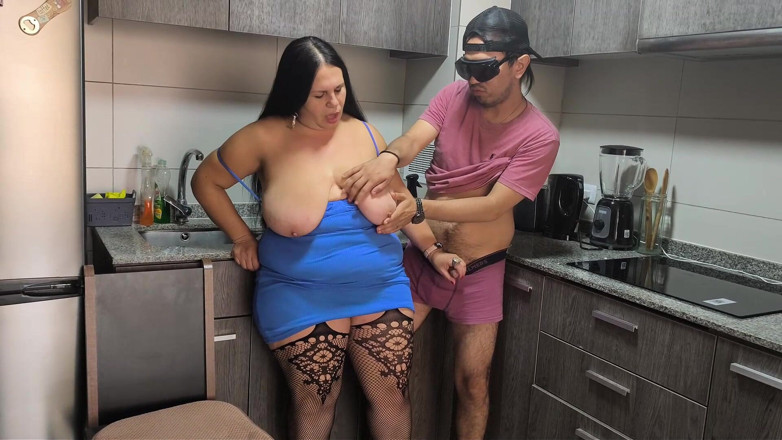 Riderqueen: 부엌에서 놀란 계모