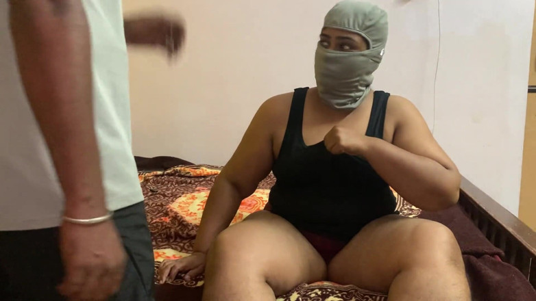 Karthi: Tamil dona de casa traindo com vizinho garoto Lambendo buceta...