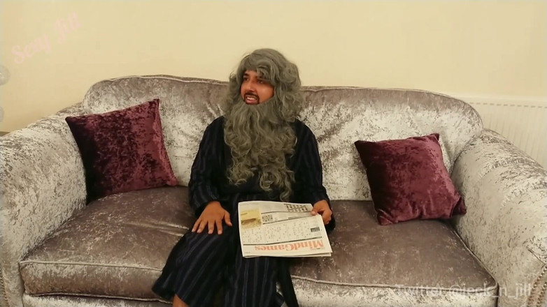POV_Indian: Il nonno sorprende la nipote indiana a masturbarsi e le...