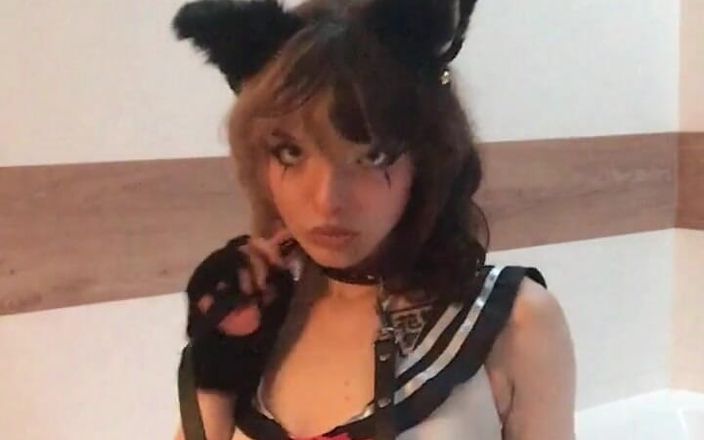 Soft Vulgar: Meow, मुझे टहलने ले लो कृपया ...