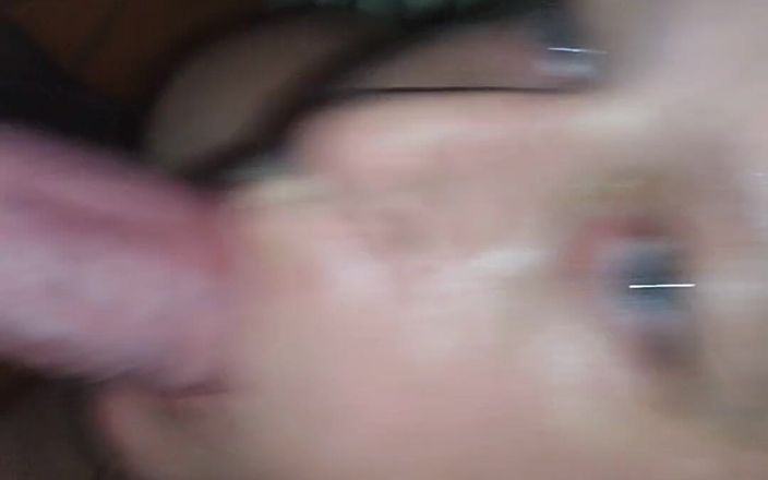 Nickyloves: Chupando la polla de papá
