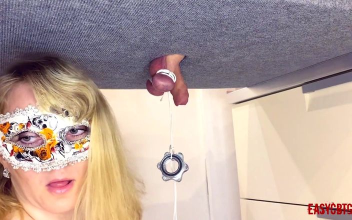 AnnyCandyPainboy: ミストレスは彼女のeasycbtgirlのボールにウェイトを結びました