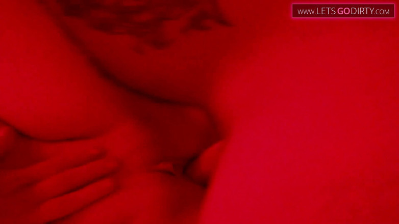 VintageXMovies: Fată sexy suge sperma de pe pulă după ce o...