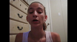 Femdom Austria: Pobouřená malými ptáky