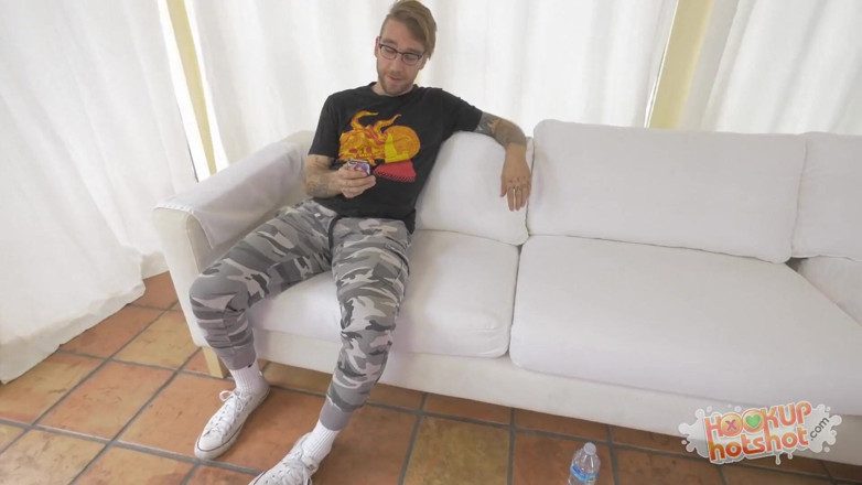 Hookup Hotshot: Hezká blonďatá teenagerka Zoey Laine ošukaná do nedbalého nepořádku online...