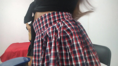 Goky: Elevii trec peste cursuri și le înregistrează dansând sexily