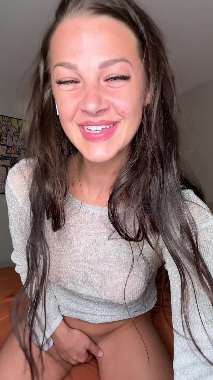 Evelin Stone: Heißes schätzchen squirtet beim dildofick