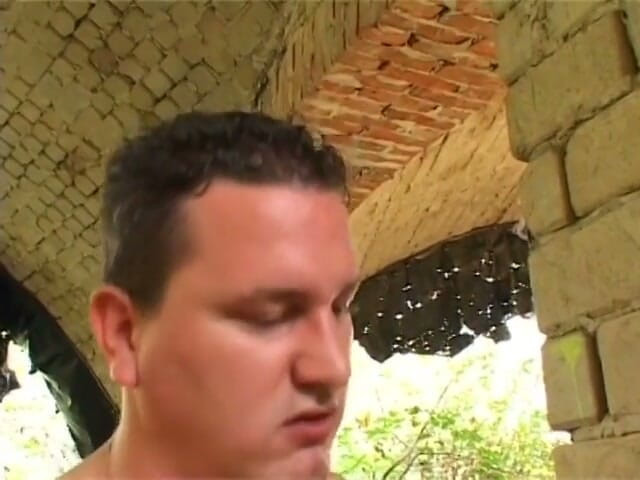 Old Good Porn: Si jalang tegar tahu cara berkongkek liar dengan lelaki muda...