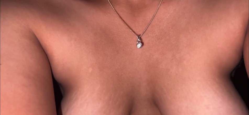 Bbclund Studio: Video viral panas dan seksi Sali bercakap kotor