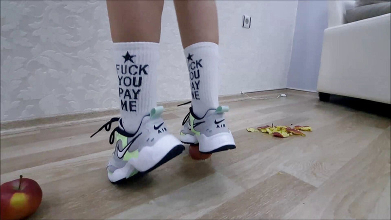 Goddess Lina: Bogini Lina jabłko miażdżyć