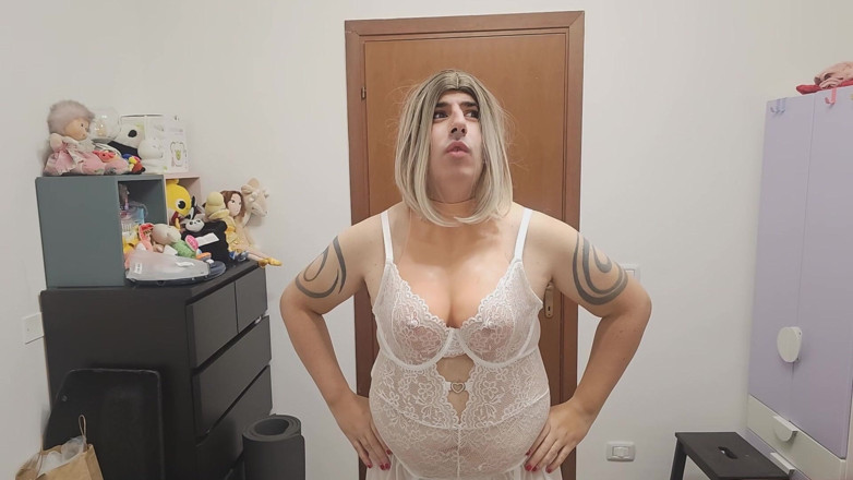 Athena Apollonia: Mariée dévergondée