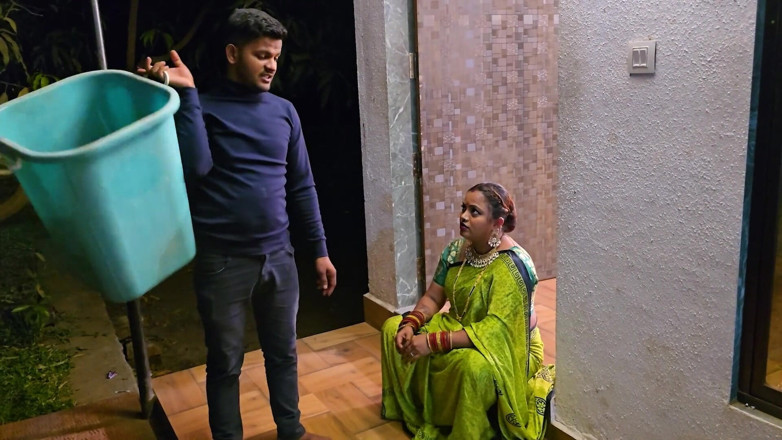 HOTKAMASUTRA: Husband Fucked Indian Bhabhi, Then Garbage Collector Saw It