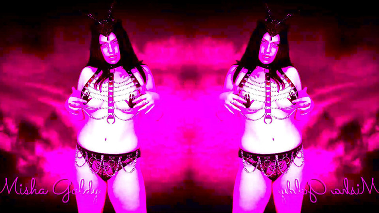 Goddess Misha Goldy: Aku benci kamu! Kami semua membencimu! Tidak ada yang akan...