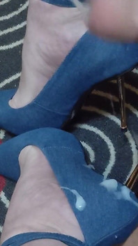 Man in Blue Jeans Pointed Toe Metal Heels Masturbate and Cum on Shoes