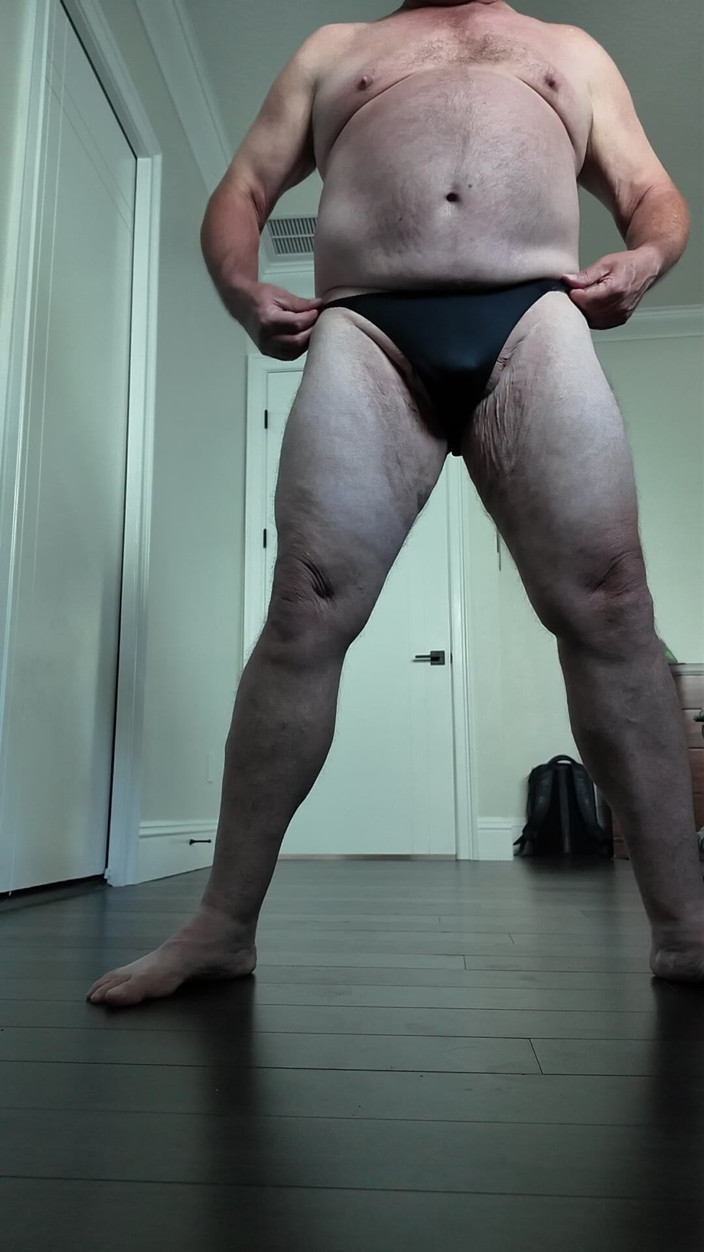 GottaLuvBB: Black Vs Red. My Favorite Bottoms