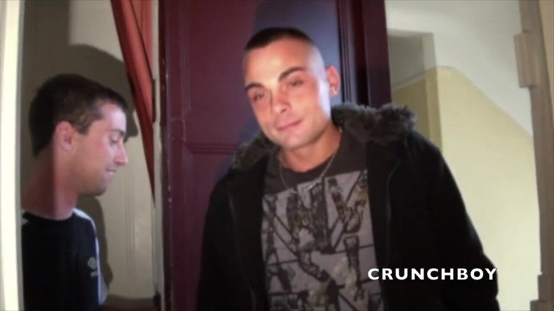 Crunch Boy: Fransız sürtük heteroseksüel meraklı badboy tarafından sikiliyor