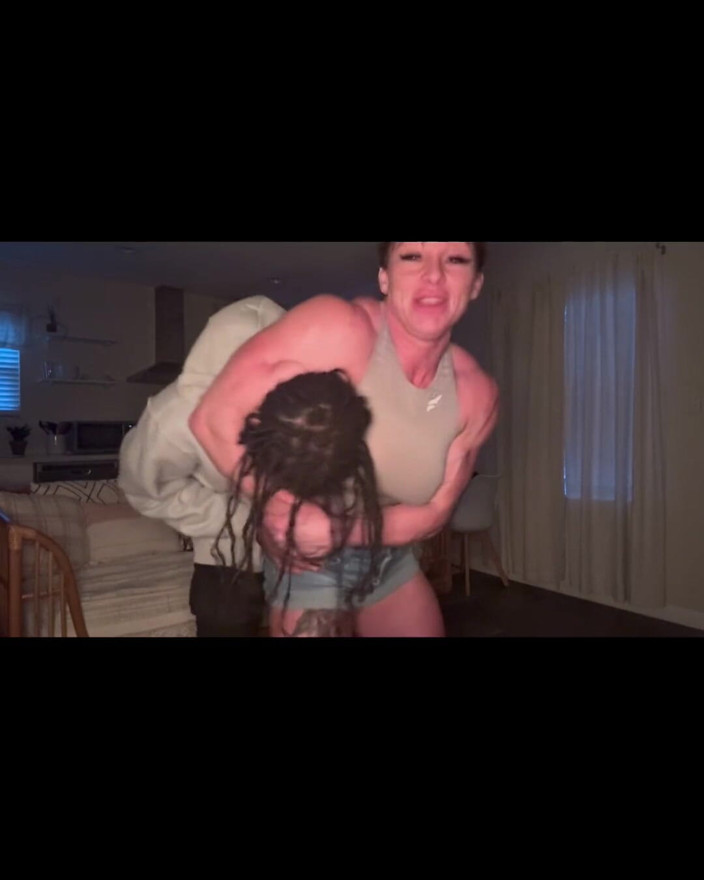 Simone Steele: Breeding a Qos Muscle Slut