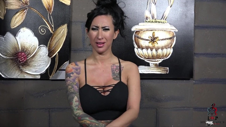 Get your knees Dirty: Lily Lane