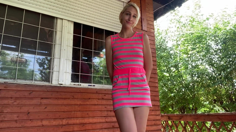 Cuteblonde666: Memek berjembut menggoda dan menganga