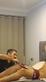 Perde Arkası, Dolabta Kamera