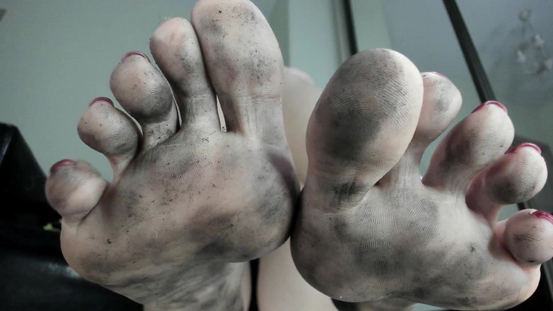 Feet lady: Dirty Dirty