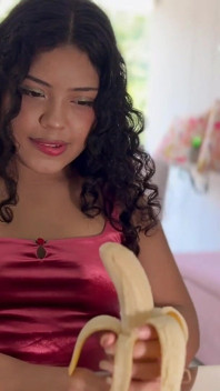 Ashley Amber: Mi Nueva Obsesión - Mira Lo Que Hace Con Esta Banana