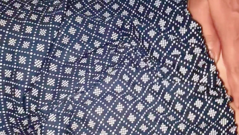 Boyfriend: Bhabhi panas berkongkek dengan kawan suami! Seks Hadiah Hari Xmas