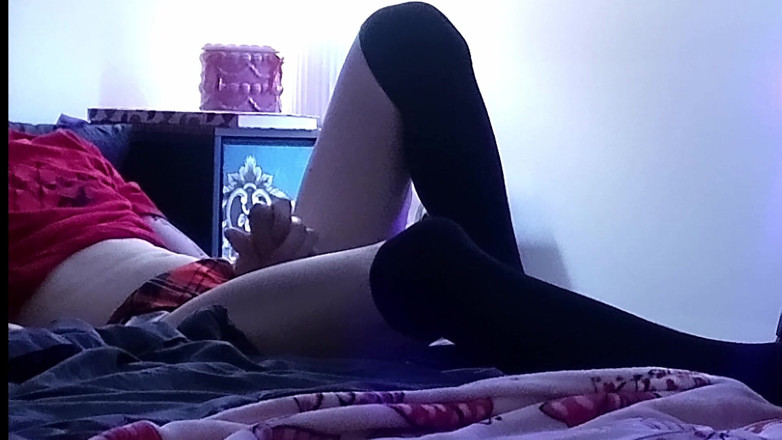 Biguy6999: Veronica Jalang Batang melancap untuk kamera semasa rakan menonton