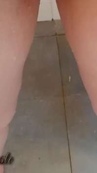 4K Nice Pee in the Shower