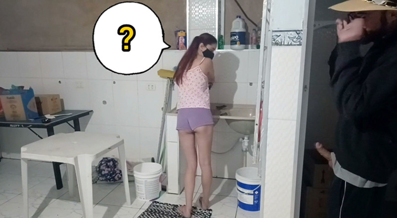 ksalnovinhos: Neighbor in Tiny Shorts Doing Laundry!