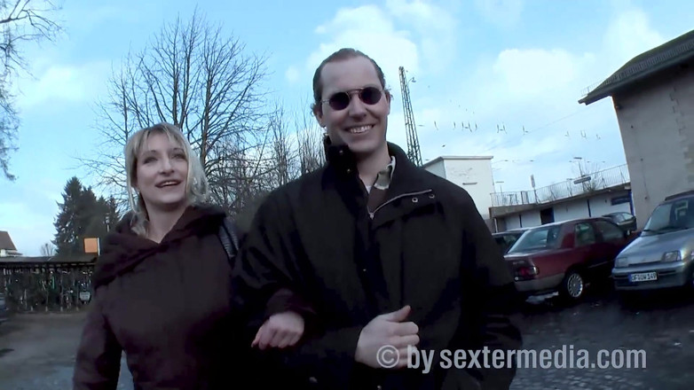 Sextermedia by Pete: Casalinga Bionda Con Fica Volenterosa