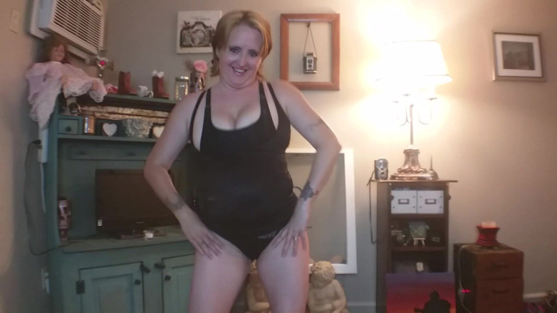 Kennedy Channing: sports bra stan uchhaal stan chudaee ki or le jaata...