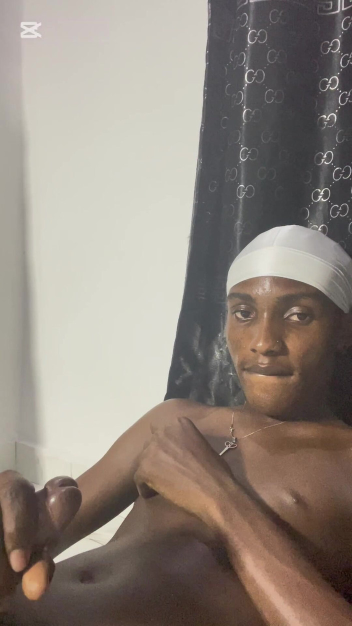 Aded-Toxic: Jovem Twink com BBC