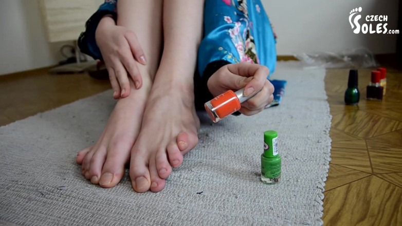 Czech Soles - foot fetish content: Japon tarzı ayak tanrıçası Kira