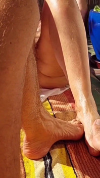 Amateur Blonde Rijpe Vrouw Geniet Van Zon