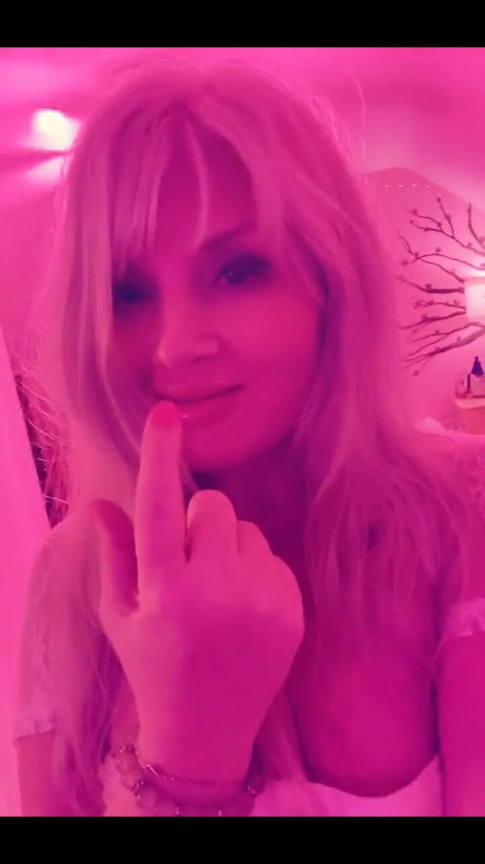 PaintedRose: 나는 침대에 와서 내 가까이 몸을 잡고 싶어?