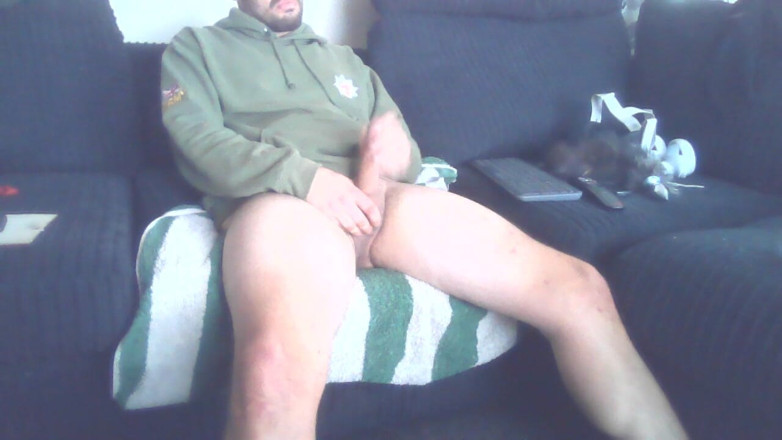 Straight man doing gay porn: Ayuda a poner mi polla dura, me masturbo sola para...