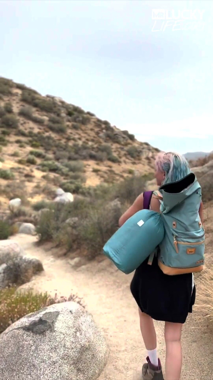 Mr.Lucky POV: Aventura secreta de aguas termales con Adira