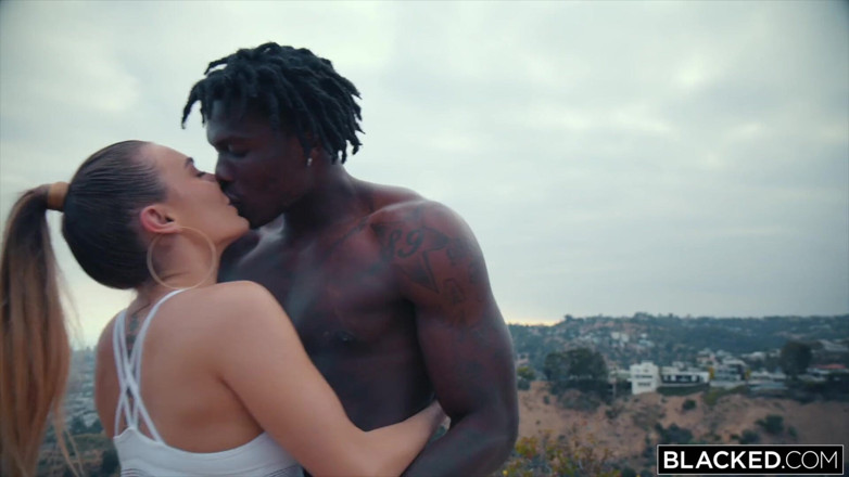 Blacked: ブラックタイトモデルは、BBC以外の何もの時間を持っていません
