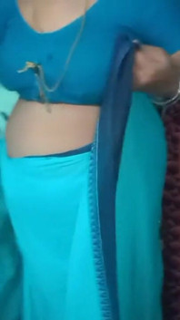 Indische tante sari wechselt porno-video