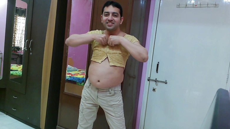 Cute & Nude Crossdresser: Söt sissy crossdresser femboy Sweet Lollipop i en topp och...