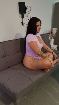 I Fucked a Voluptuous Prepaid Without a Condom
