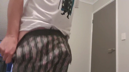 Uncut Aussie: Neobřezaný Australan odhaluje jeho tvrdého ptáka