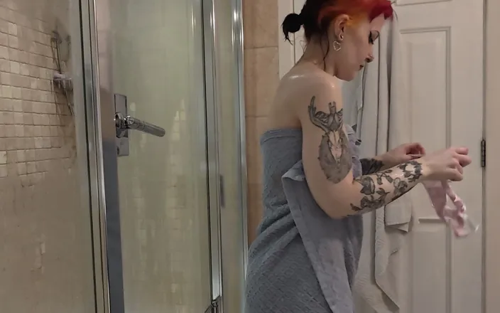 Bigtiddygoth: Your Goddess’s Shower - No Touching Allowed