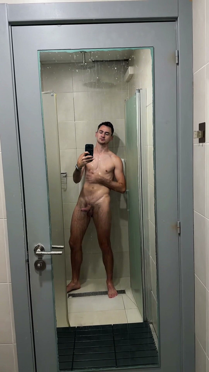 Nick Lewis: Po cvičení Sprcha Honění