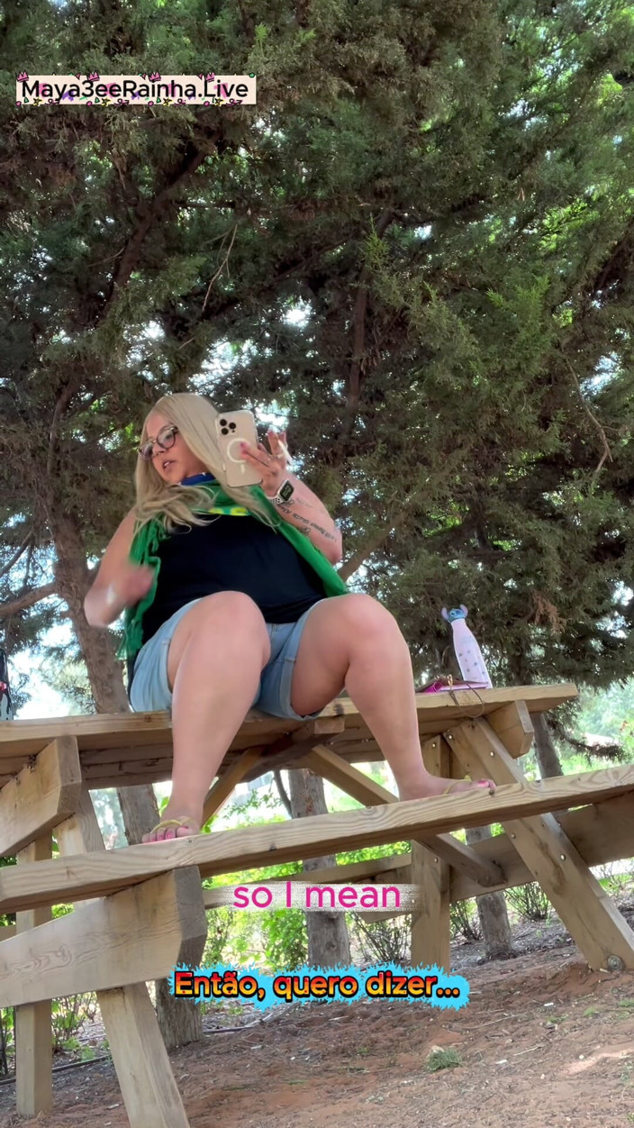Goddess Maya3ee Rainha: Brasilianische bBW-MILF-göttin raucht ritual in der natur