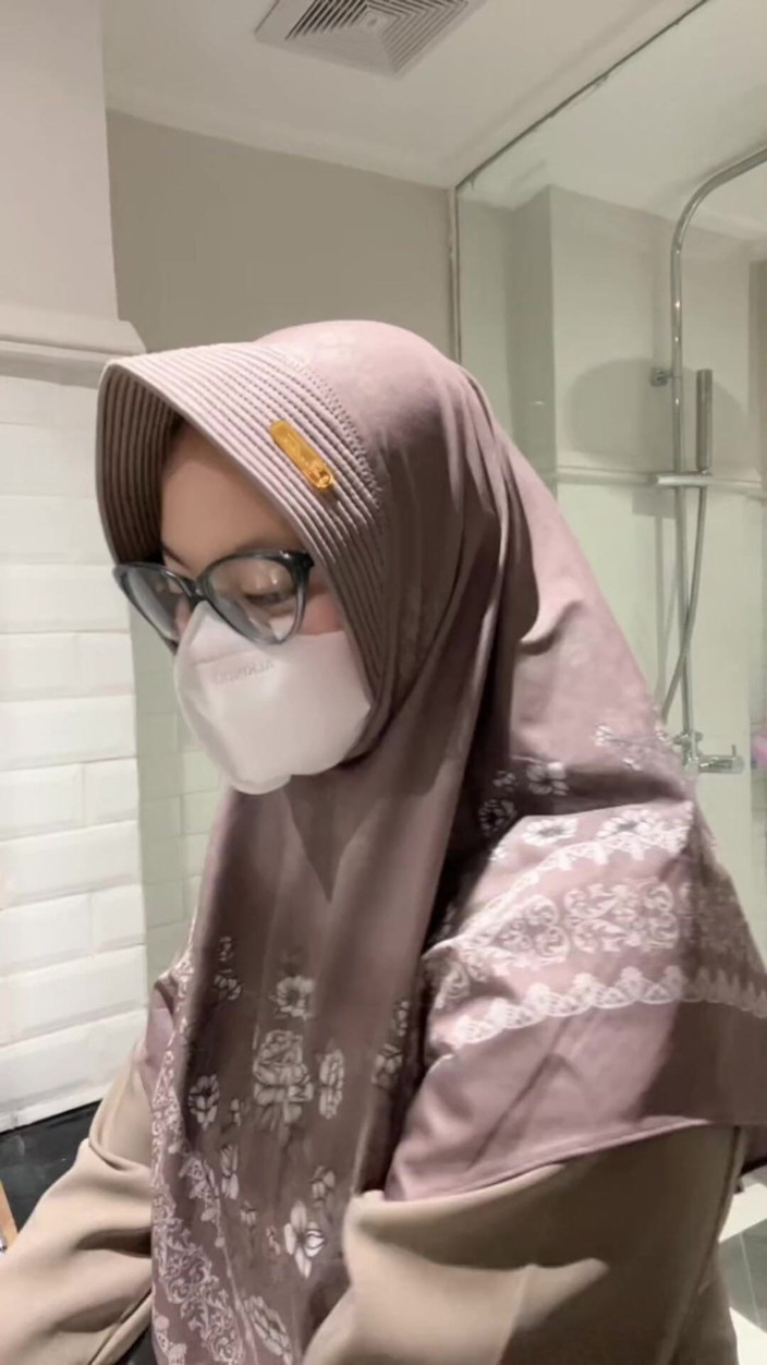 Biancaid: Guruku Idolaku, Masturbasi Sampai Muncrat